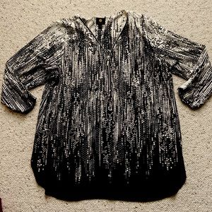 NWT JM Collection black/white sparkly zipper blouse